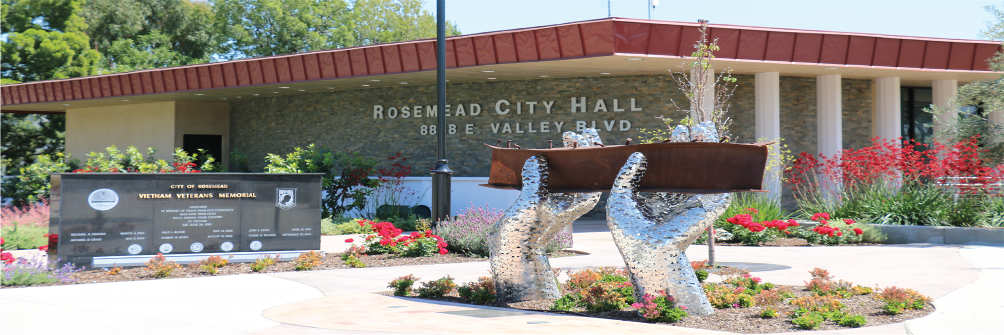 Rosemead City Hall and landscaped public plaza